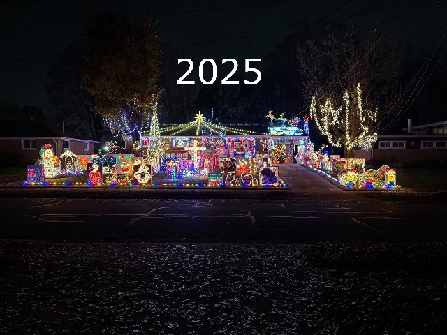 1050 Gail Avenue — Christmas lights in Fairfield, OH