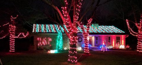 Lights on Kingsmont Court — Christmas lights in Fairfield, OH