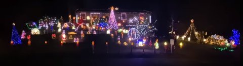 4036 Ridgedale Drive — Christmas lights in WHITE OAK, OH