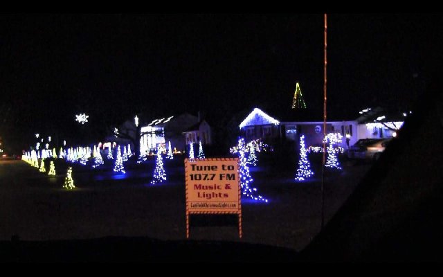 Canfield Christmas Lights — Christmas lights in Canfield, OH